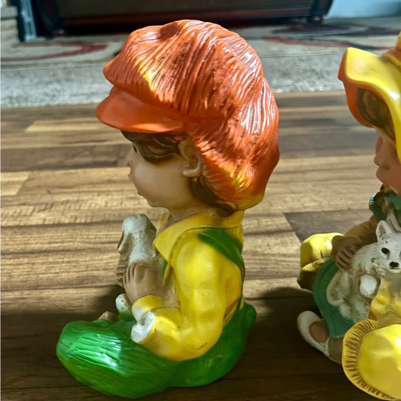 Universal Statuary Corp. • Yellow/Orange • Vintage • Boy & Girl • Statue Set - Picture 8 of 16